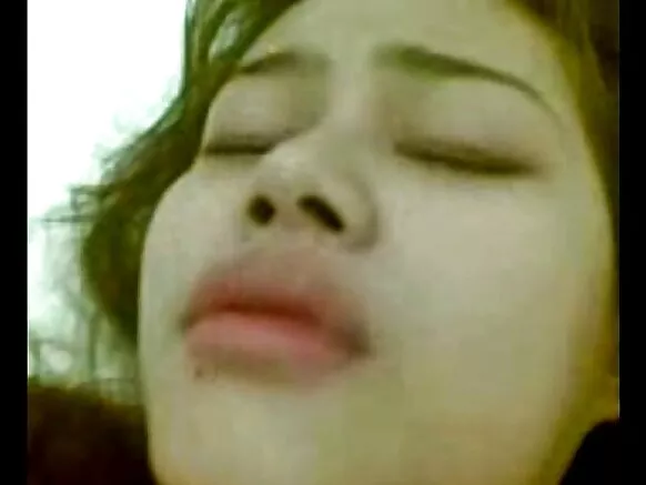 Fille indonésienne anal Espagnol liboso ria video ya ndako.