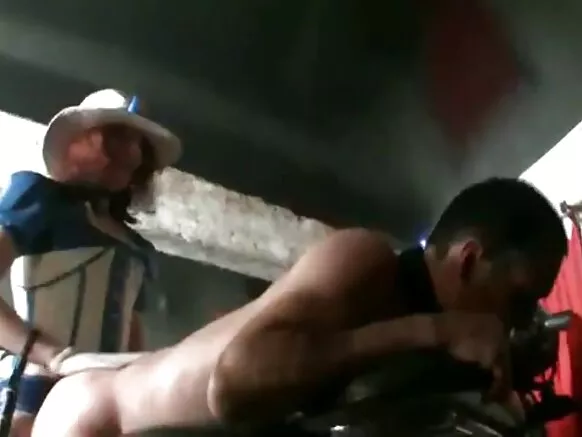Strapon amoureux asibi ye 3 anals, porno ya libanda, ba ndumba ya anal.